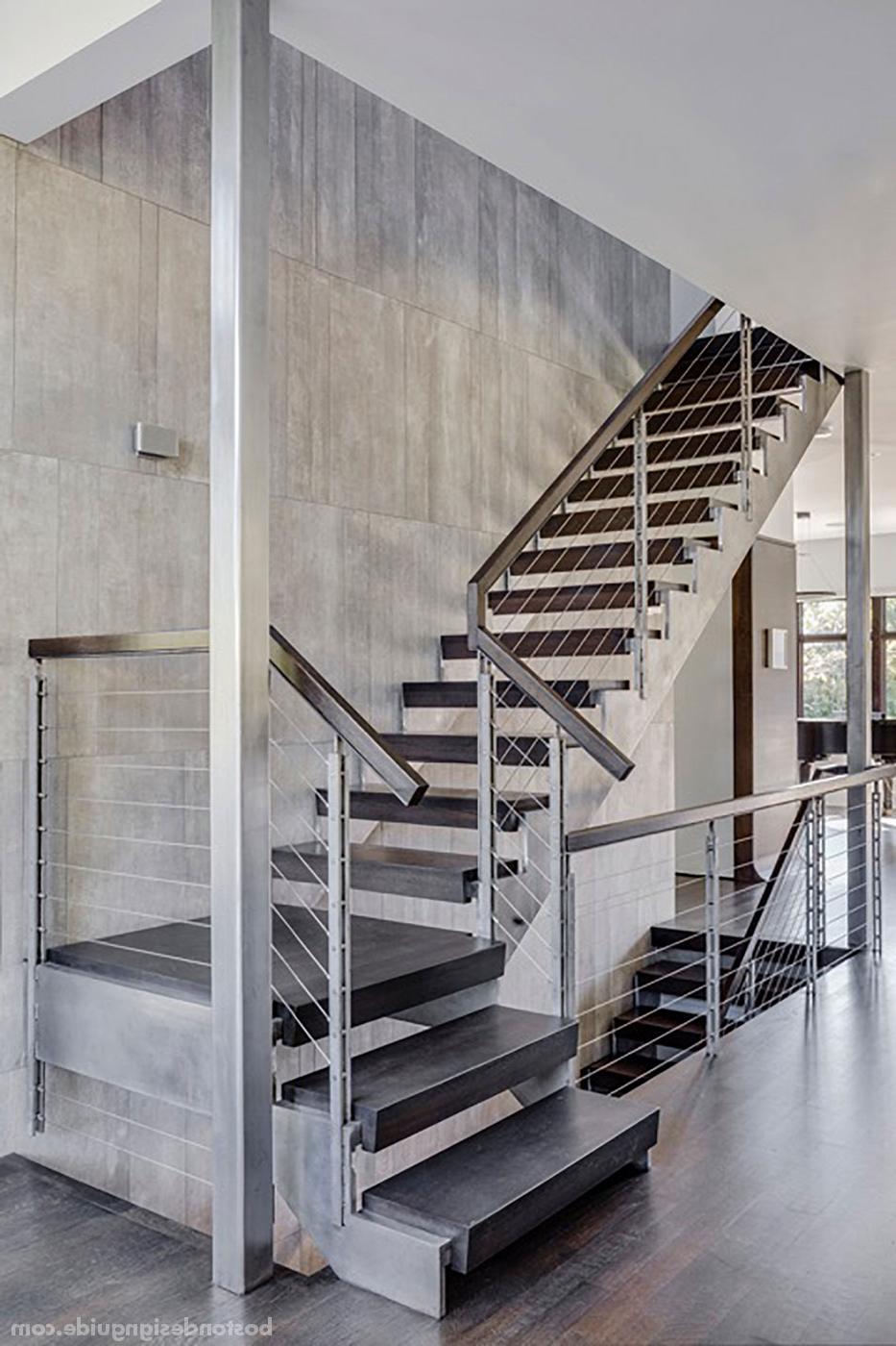 建筑师Treffle LaFleche设计的楼梯，由Denali建筑公司建造.